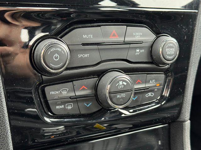 2019 Chrysler 300 S photo