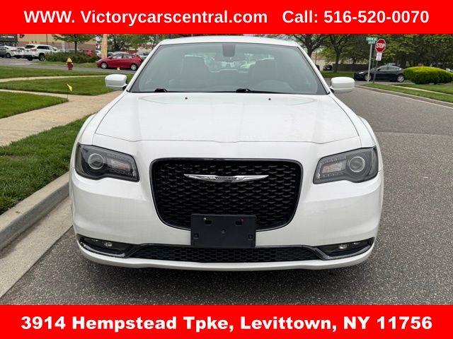 2019 Chrysler 300 S photo
