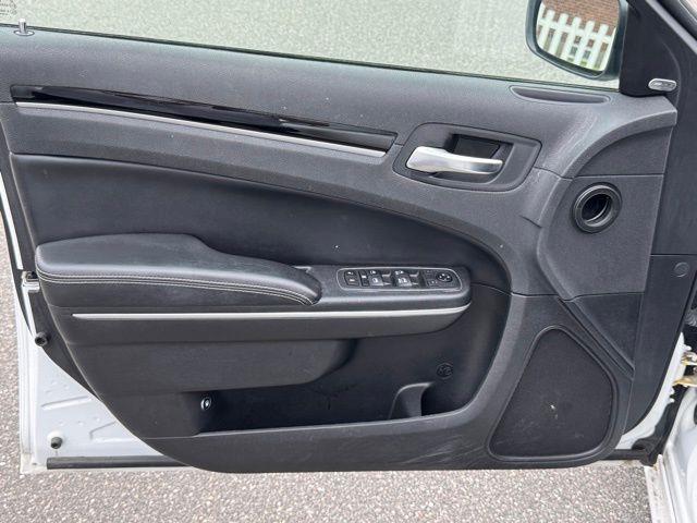 2019 Chrysler 300 S photo