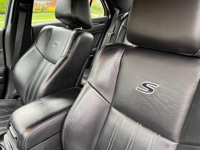 2019 Chrysler 300 S photo
