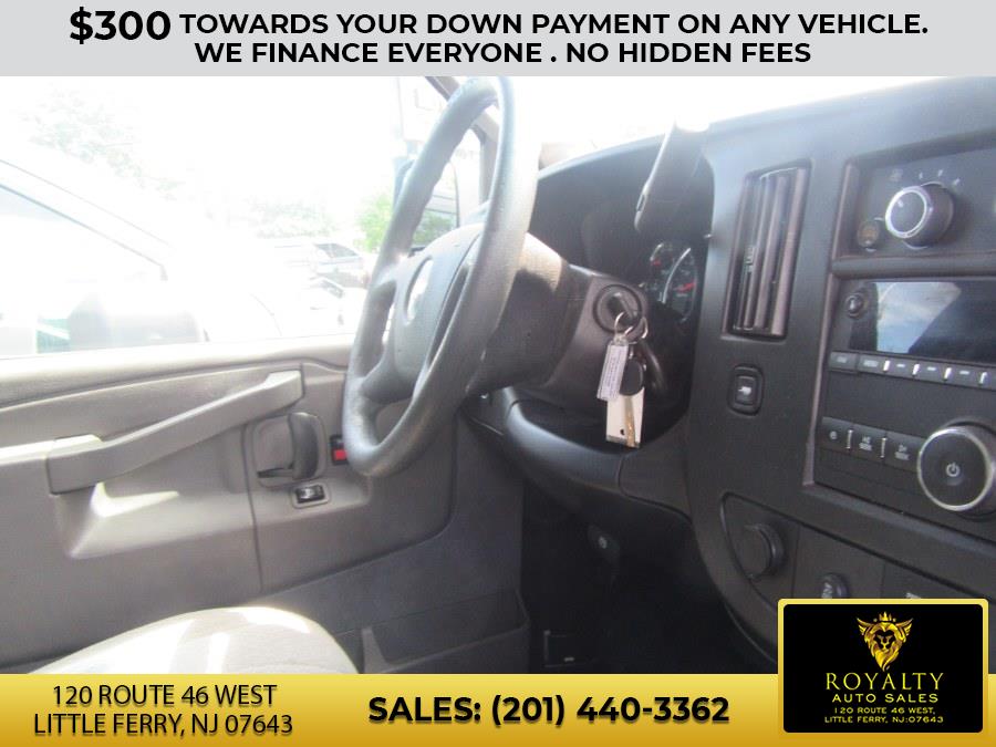2017 Chevrolet Express Cargo Van RWD 2500 135