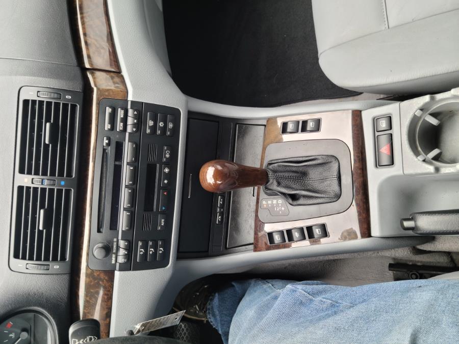 2002 BMW 3-Series 325Ci photo