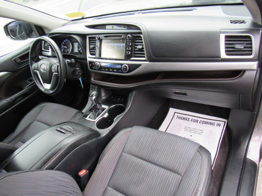 2016 Toyota Highlander LE Plus photo