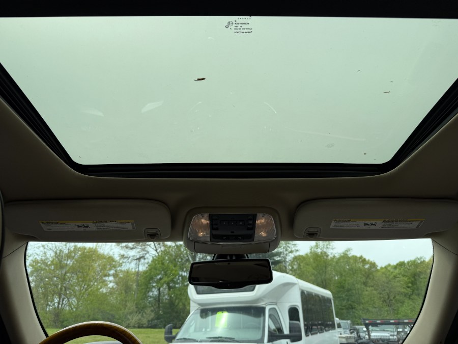 2011 Jeep Grand Cherokee Overland photo
