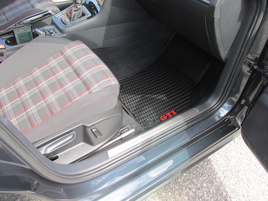 2020 Volkswagen Golf Gti 2.0T S DSG photo