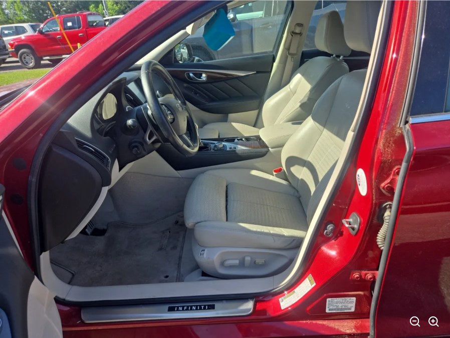 2014 Infiniti Q50 photo
