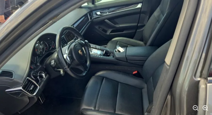2014 Porsche Panamera 4S photo