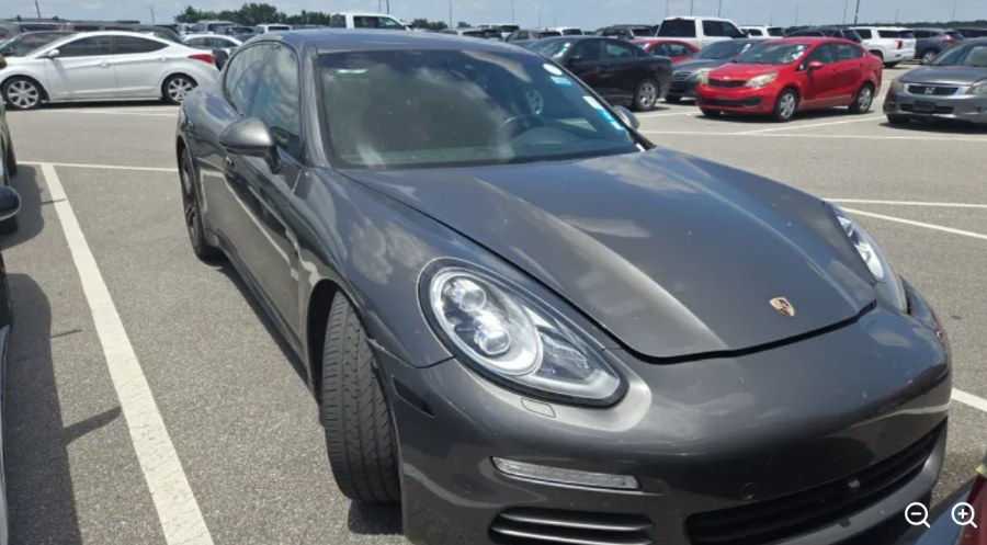 2014 Porsche Panamera 4S photo