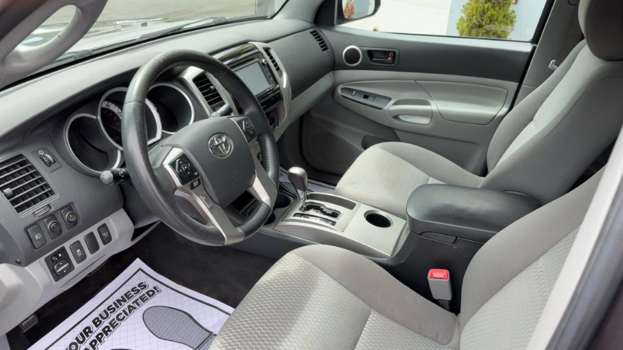 2015 Toyota Tacoma 4WD Double Cab V6 SR5 photo
