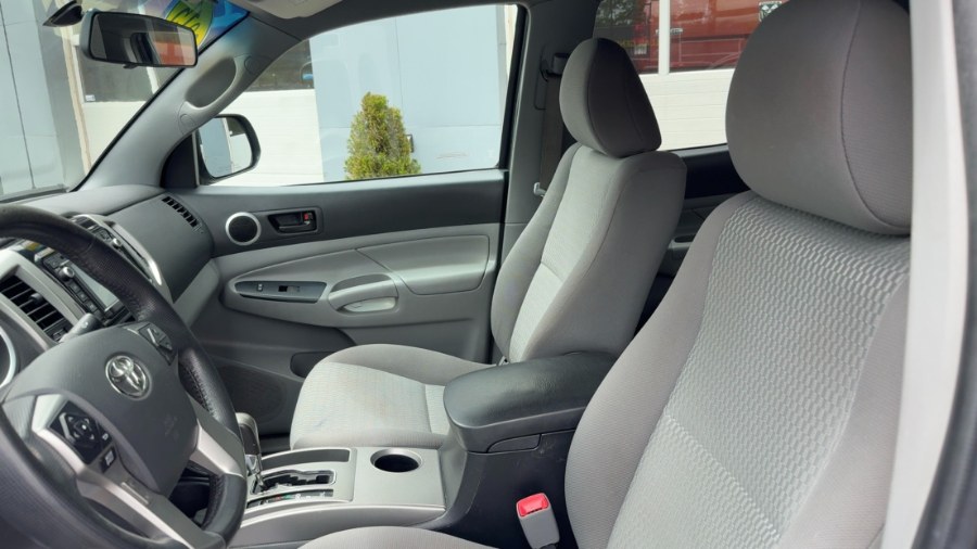 2015 Toyota Tacoma 4WD Double Cab V6 SR5 photo