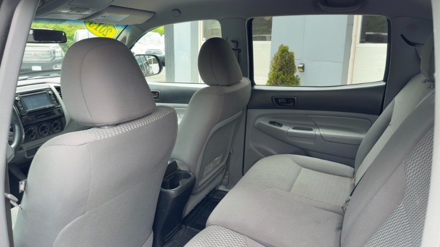 2015 Toyota Tacoma 4WD Double Cab V6 SR5 photo