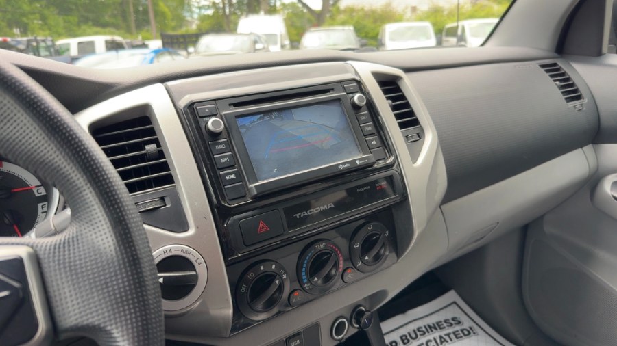 2015 Toyota Tacoma 4WD Double Cab V6 SR5 photo