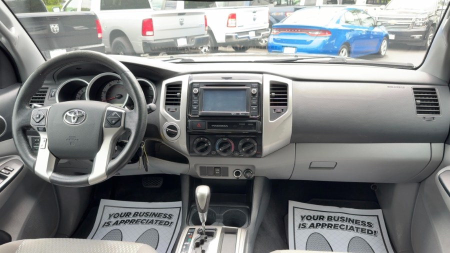 2015 Toyota Tacoma 4WD Double Cab V6 SR5 photo