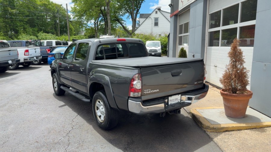 2015 Toyota Tacoma 4WD Double Cab V6 SR5 photo