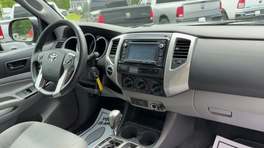 2015 Toyota Tacoma 4WD Double Cab V6 SR5 photo