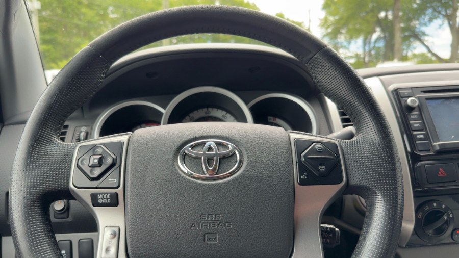 2015 Toyota Tacoma 4WD Double Cab V6 SR5 photo