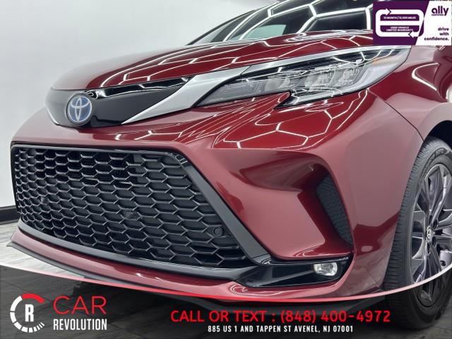 2021 Toyota Sienna XSE 7- Passenger photo