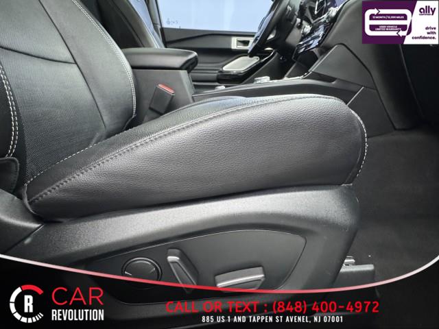 2023 Ford Explorer ST 4WD photo