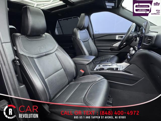 2023 Ford Explorer ST 4WD photo