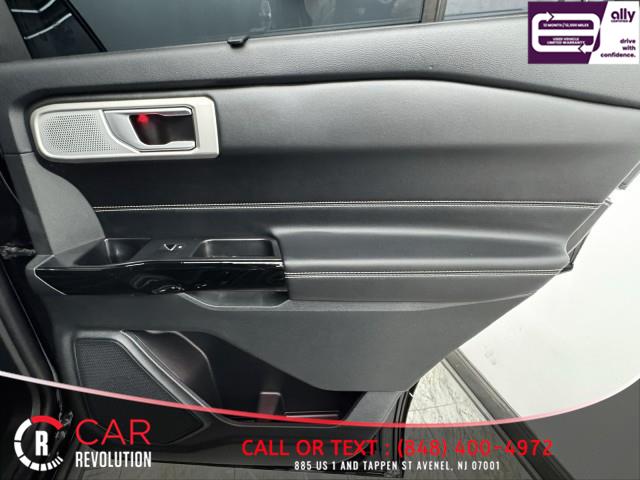 2023 Ford Explorer ST 4WD photo