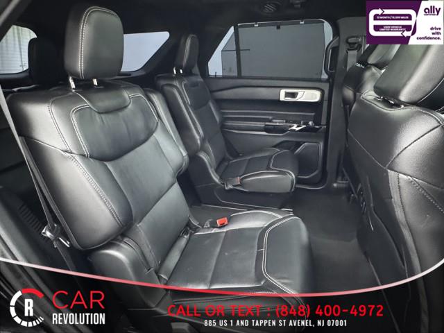 2023 Ford Explorer ST 4WD photo
