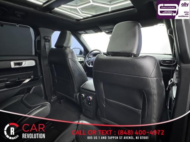 2023 Ford Explorer ST 4WD photo