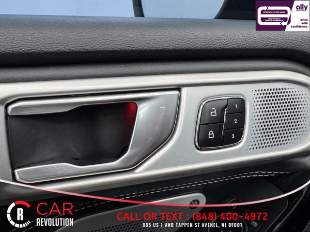 2023 Ford Explorer ST 4WD photo