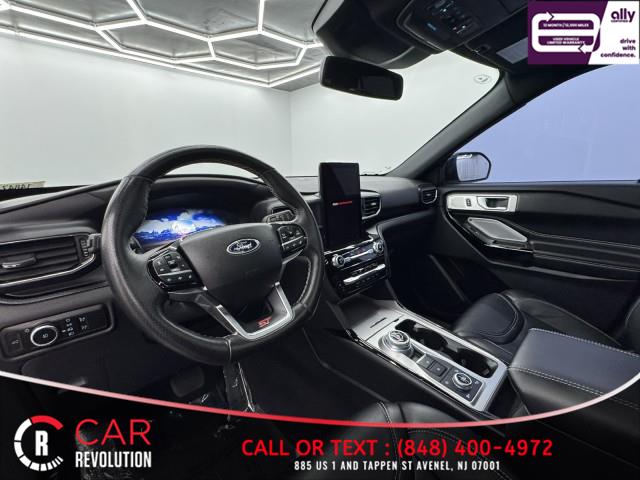 2023 Ford Explorer ST 4WD photo