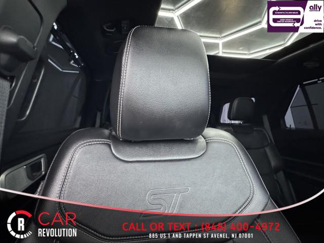 2023 Ford Explorer ST 4WD photo