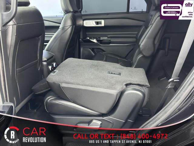 2023 Ford Explorer ST 4WD photo