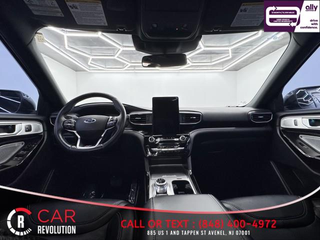 2023 Ford Explorer ST 4WD photo