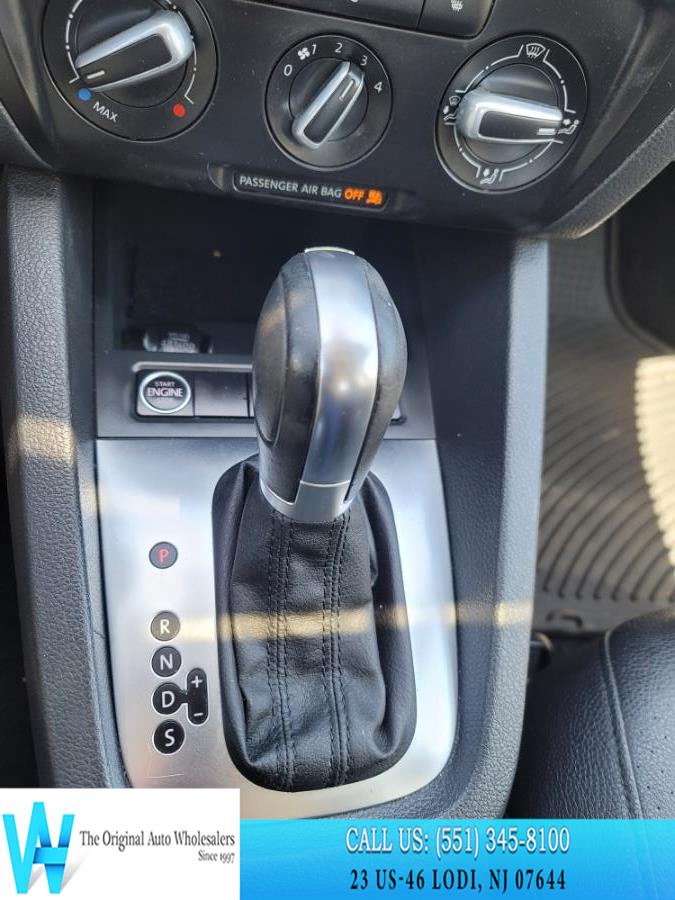 2011 Volkswagen Jetta SEL PZEV photo