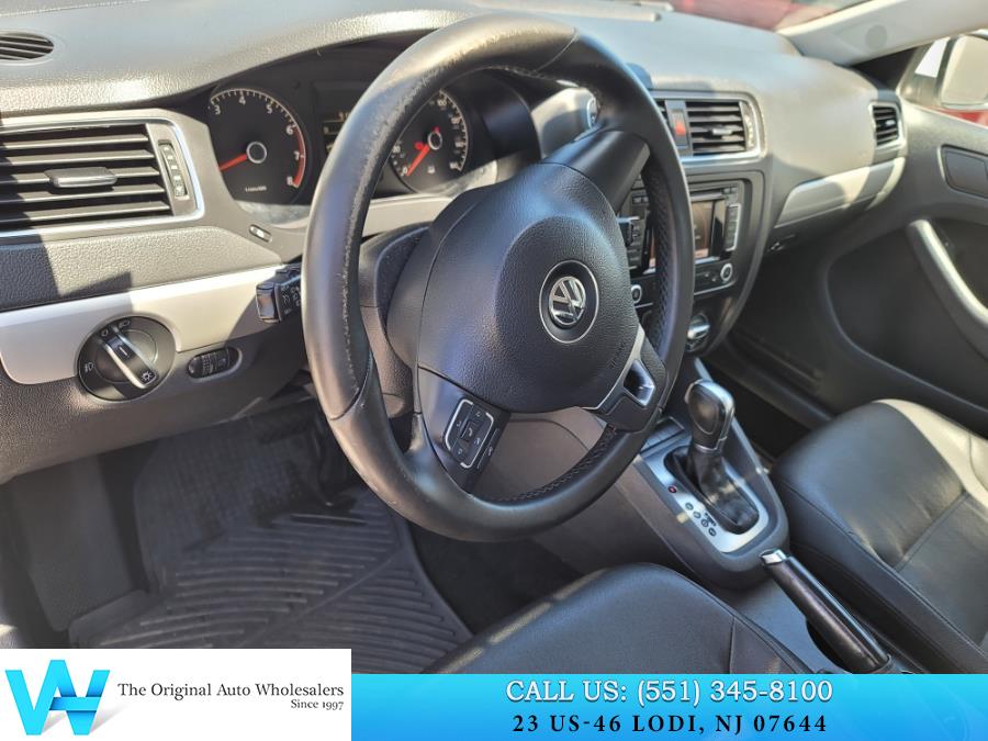 2011 Volkswagen Jetta SEL PZEV photo