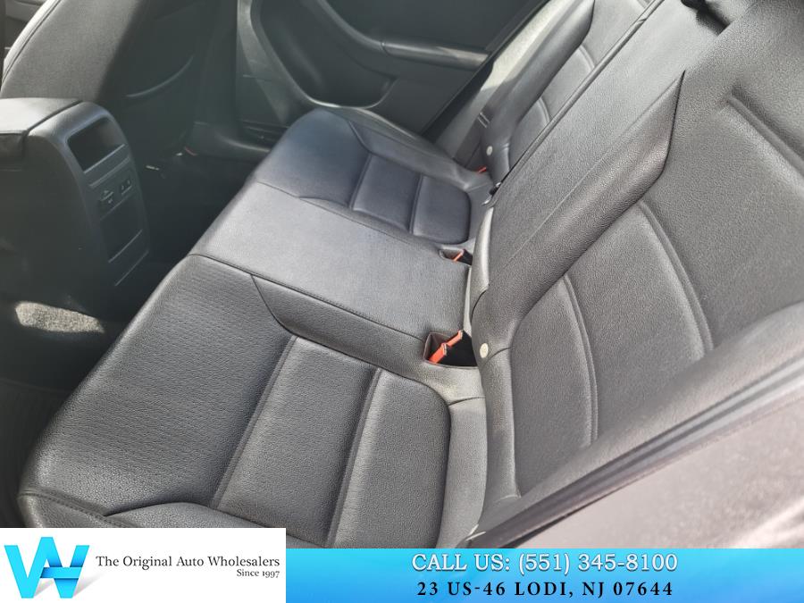 2011 Volkswagen Jetta SEL PZEV photo