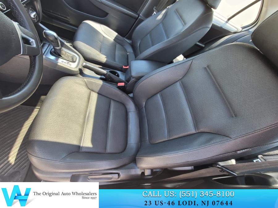 2011 Volkswagen Jetta SEL PZEV photo
