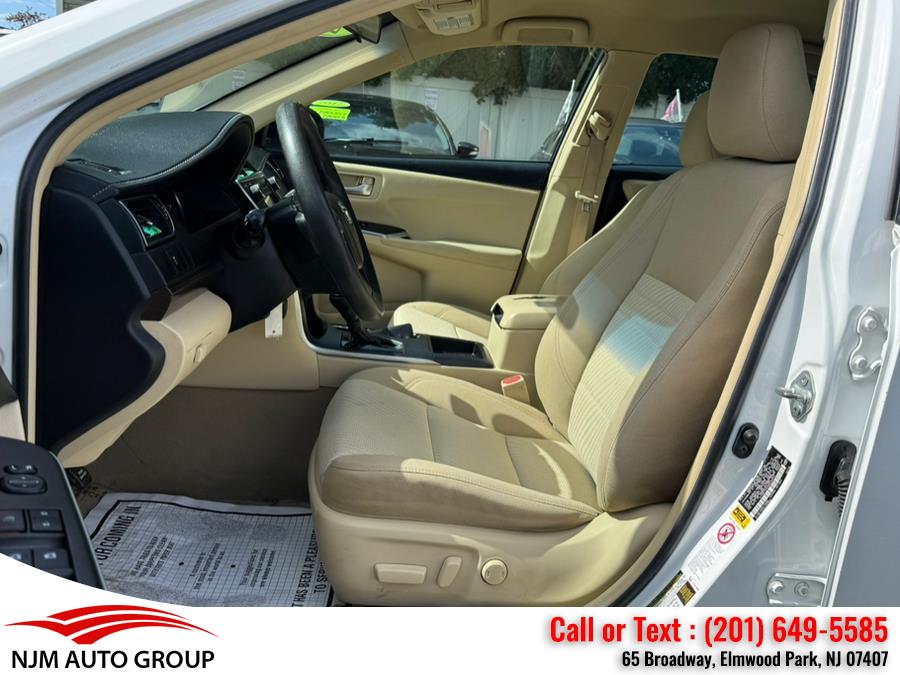 2016 Toyota Camry 4dr Sdn I4 Auto LE (Natl) photo