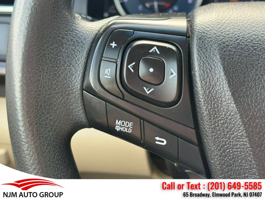 2016 Toyota Camry 4dr Sdn I4 Auto LE (Natl) photo