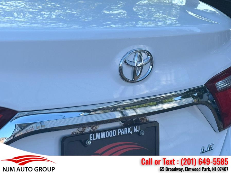 2016 Toyota Camry 4dr Sdn I4 Auto LE (Natl) photo