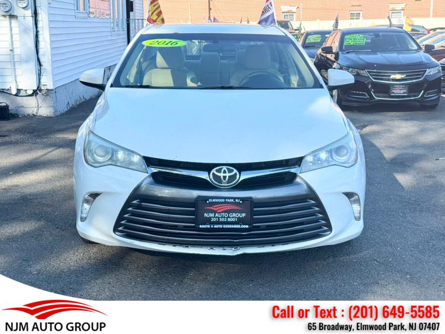 2016 Toyota Camry 4dr Sdn I4 Auto LE (Natl) photo