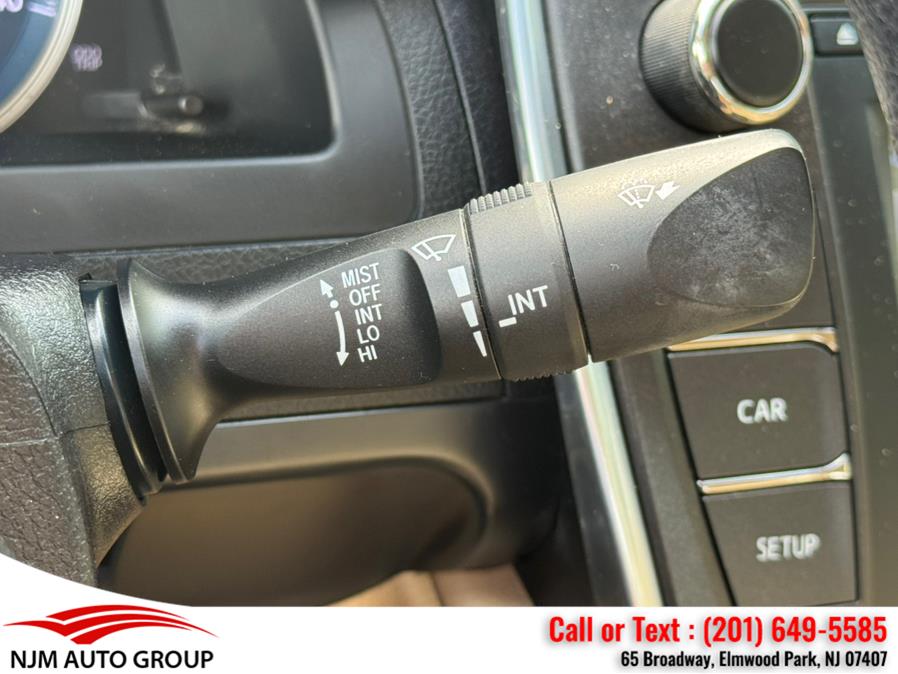 2016 Toyota Camry 4dr Sdn I4 Auto LE (Natl) photo