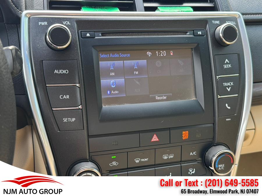 2016 Toyota Camry 4dr Sdn I4 Auto LE (Natl) photo