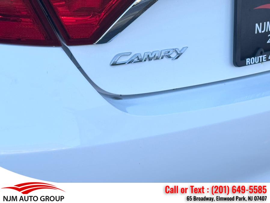 2016 Toyota Camry 4dr Sdn I4 Auto LE (Natl) photo