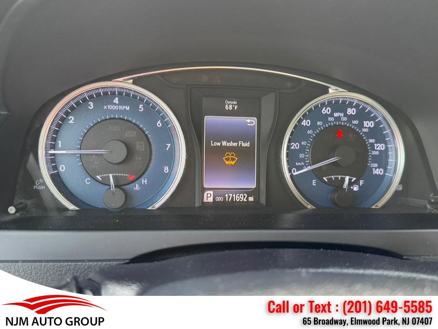 2016 Toyota Camry 4dr Sdn I4 Auto LE (Natl) photo