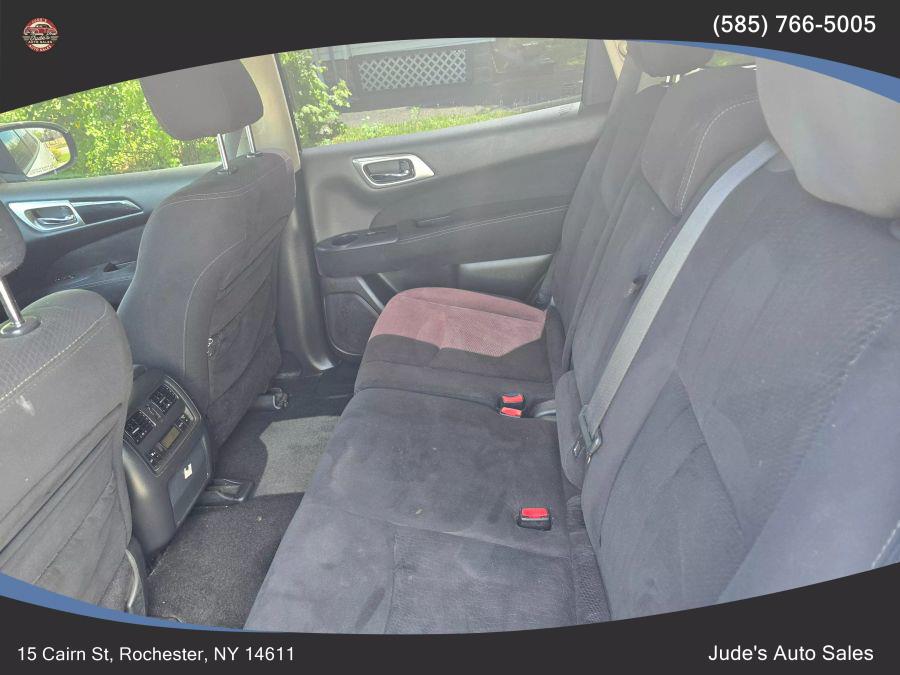 2013 Nissan Pathfinder S photo