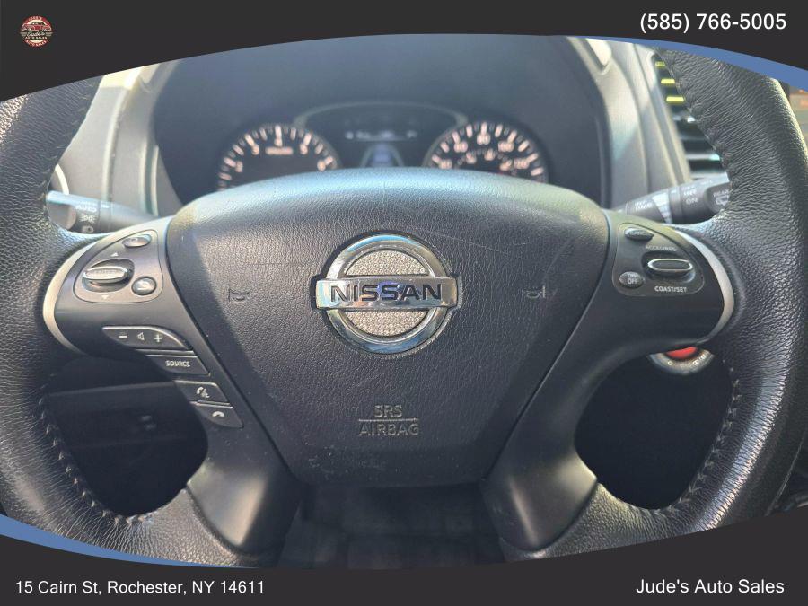 2013 Nissan Pathfinder S photo
