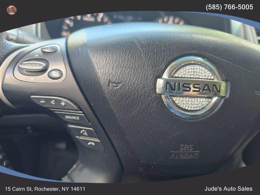 2013 Nissan Pathfinder S photo