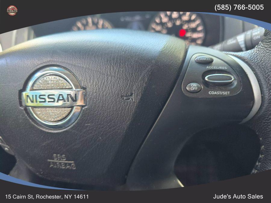2013 Nissan Pathfinder S photo