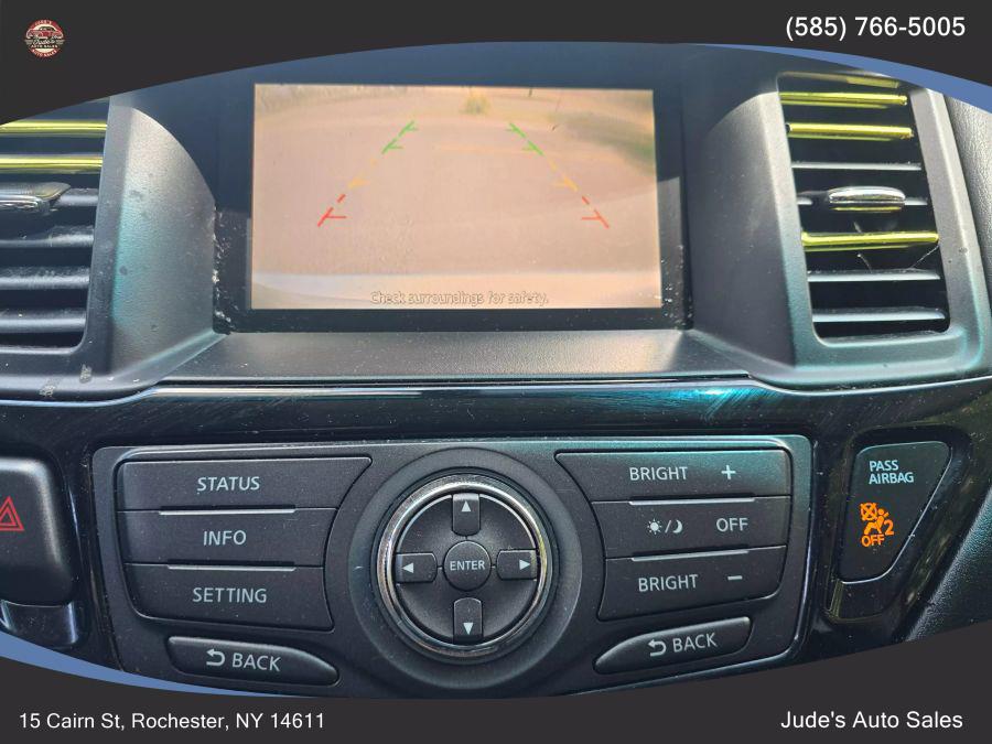 2013 Nissan Pathfinder S photo