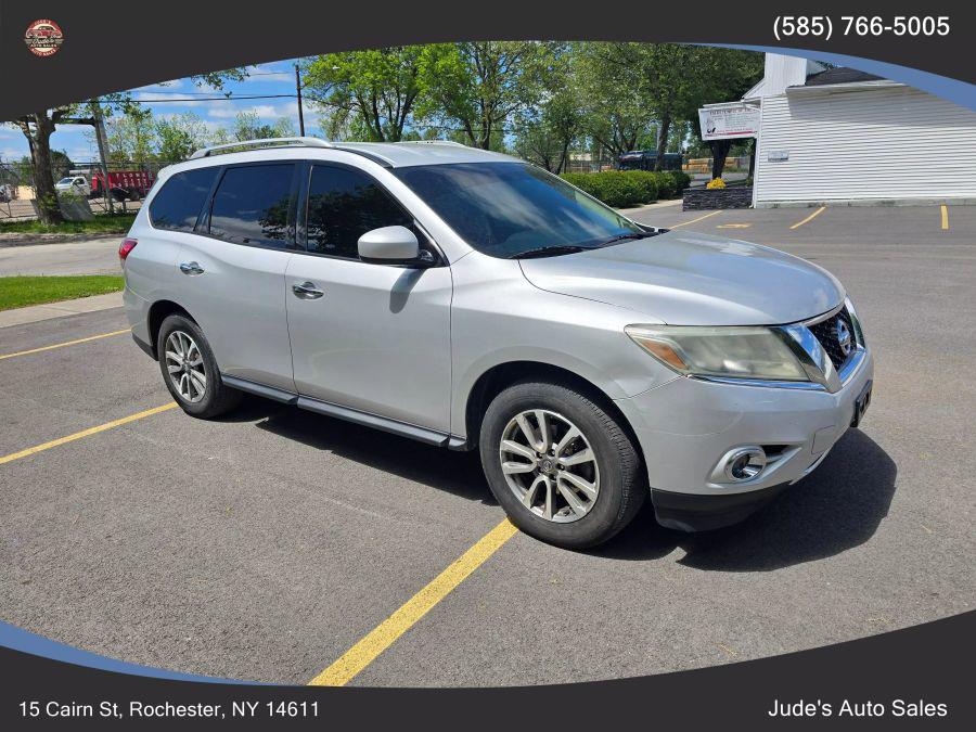 2013 Nissan Pathfinder S photo