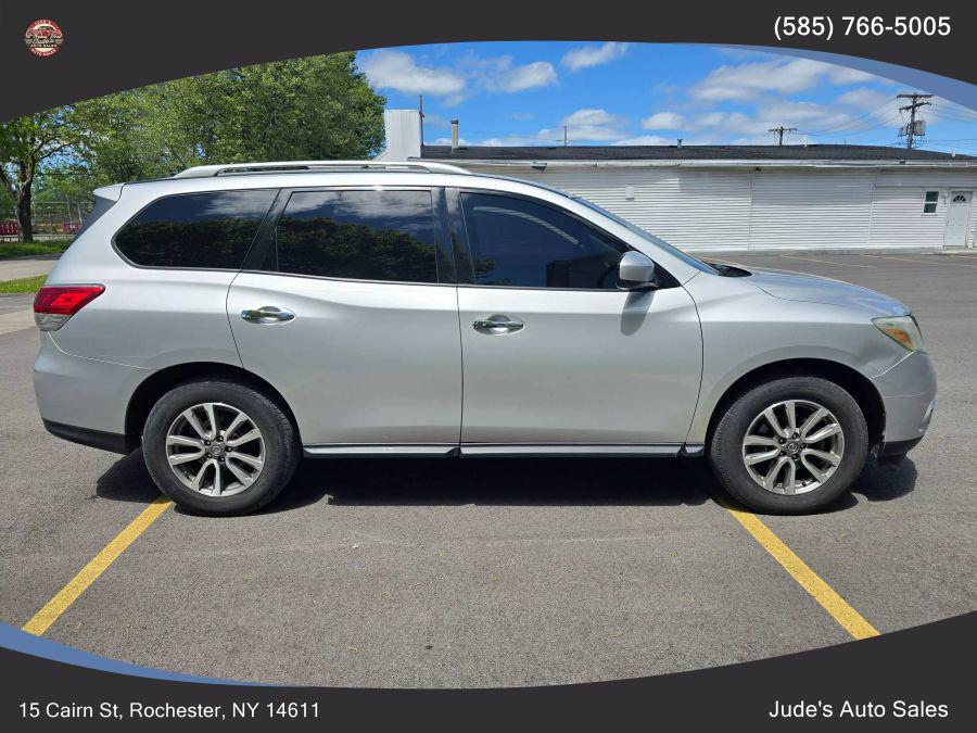 2013 Nissan Pathfinder S photo
